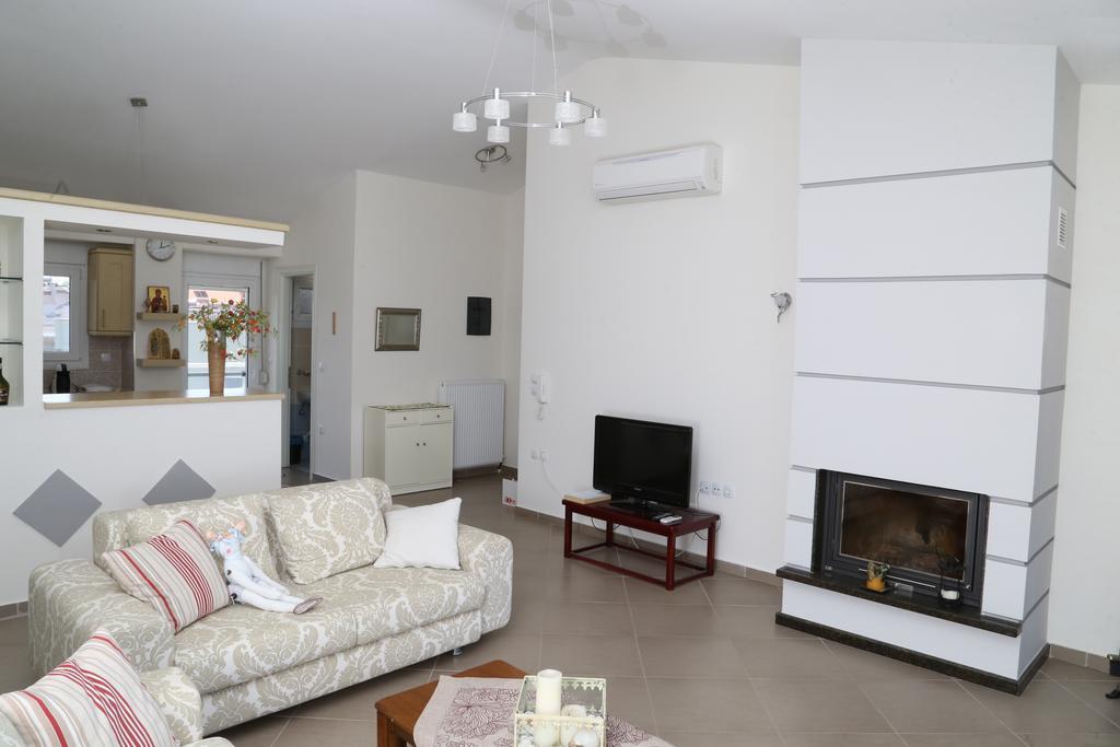 Konstantinos Luxury Apartment Keramoti  Exteriör bild