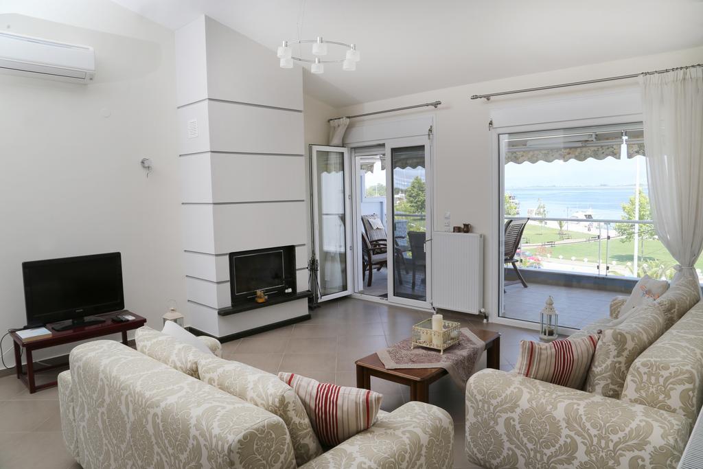 Konstantinos Luxury Apartment Keramoti  Exteriör bild
